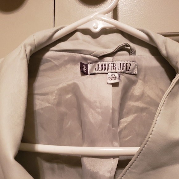 Jennifer Lopez light gray/silver jacket - Picture 3 of 6